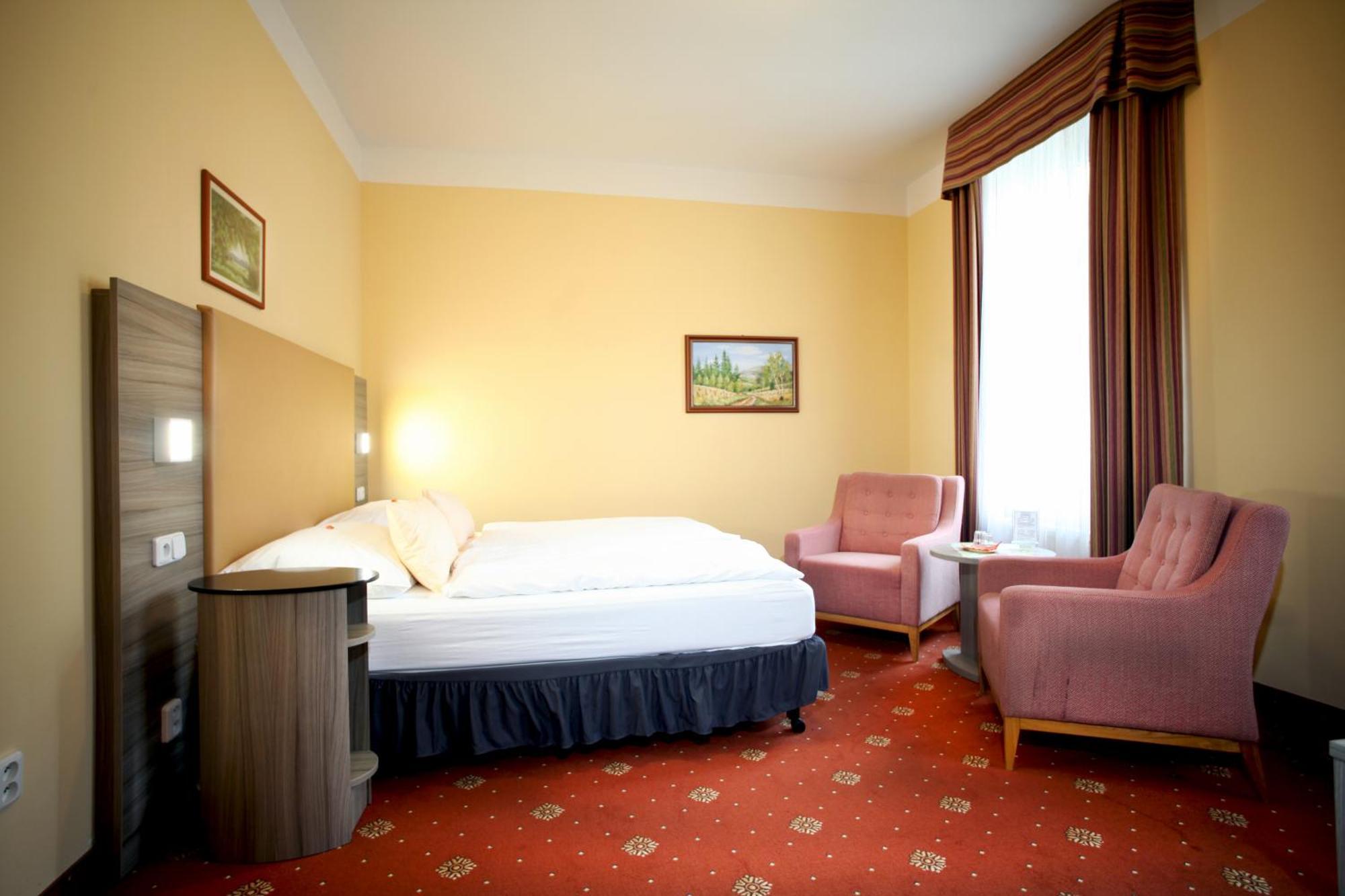 Hotel Paris Маріанські Лазні Екстер'єр фото