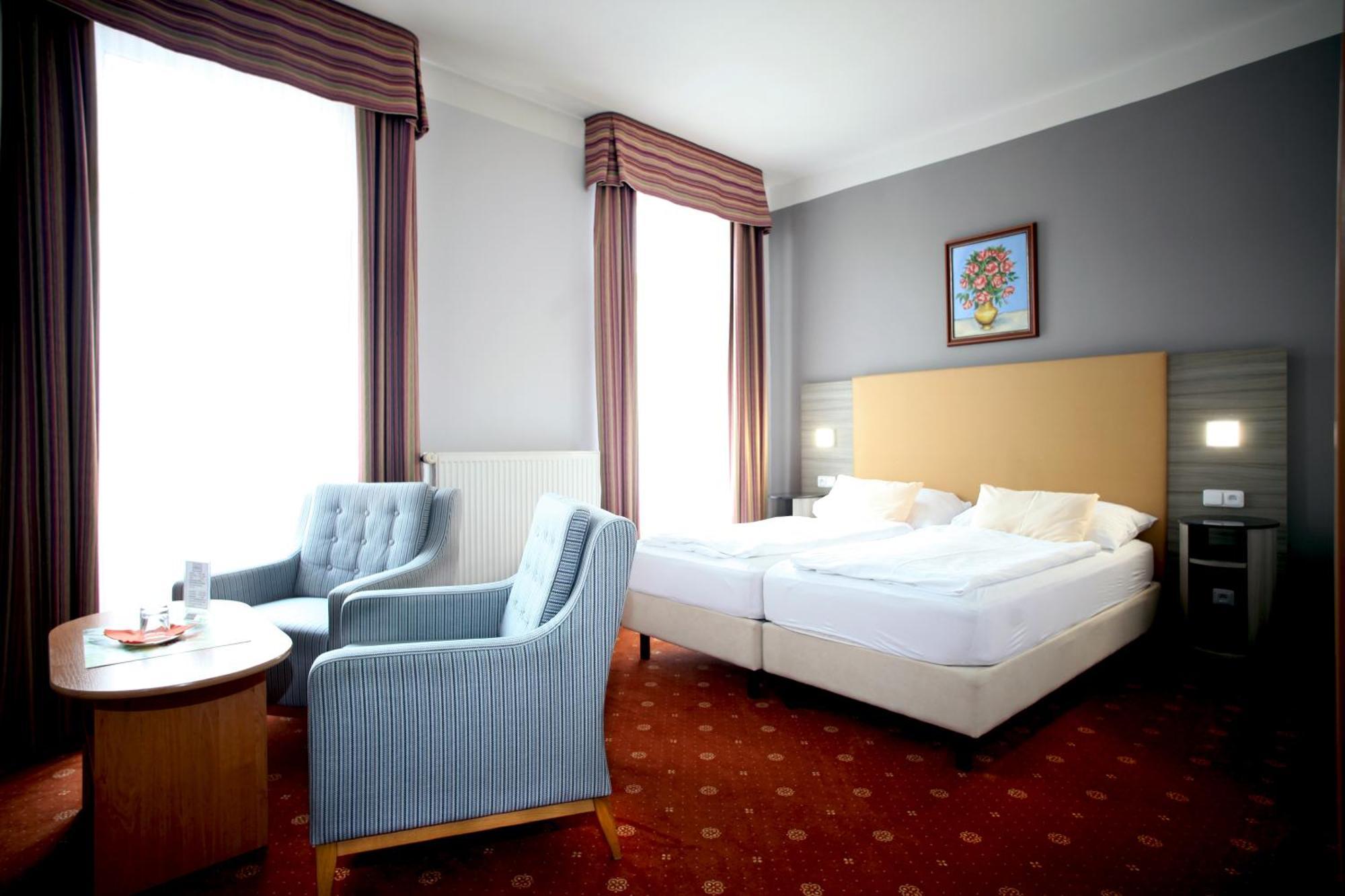Hotel Paris Маріанські Лазні Екстер'єр фото